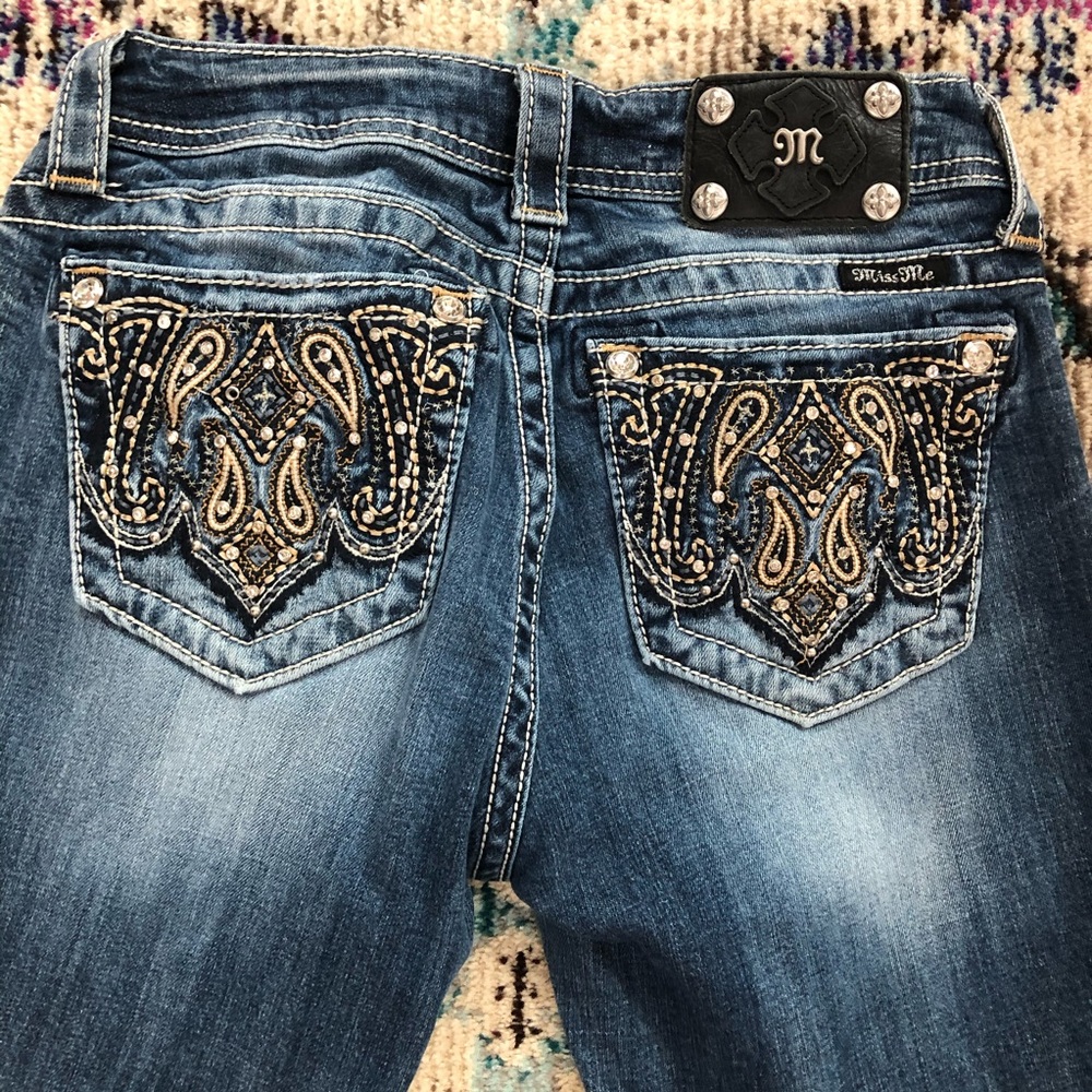 Miss Me Mid Rise Paisley Bootcut Jean size 29